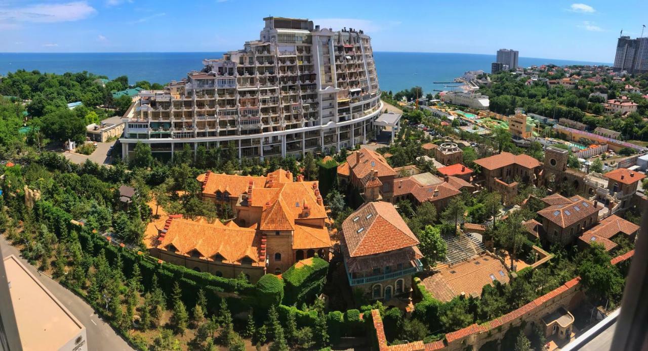 Gagarin Plaza Luxury Sea View Apartments Odesa Exterior photo